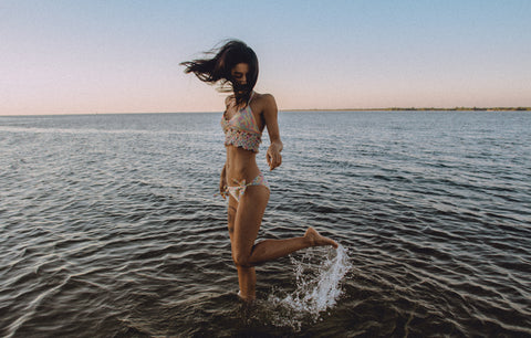 Frau am Strand